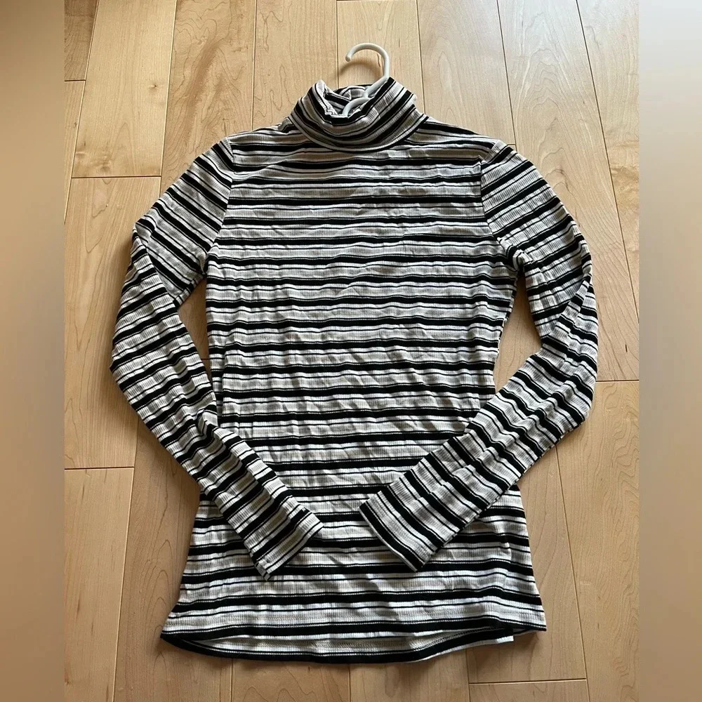 Striped ribbed turtleneck black tan white size small NWOT - Picture 3 of 10